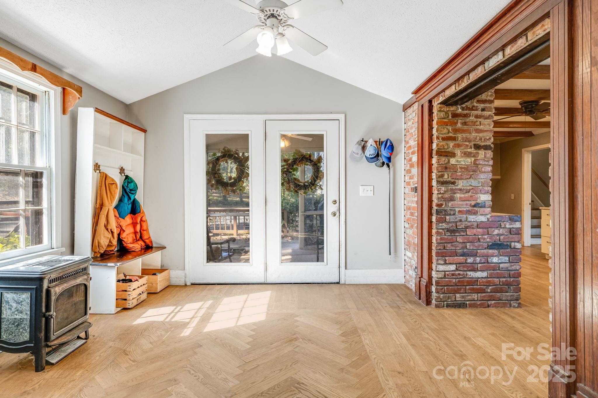 203 Davis Mountain Road