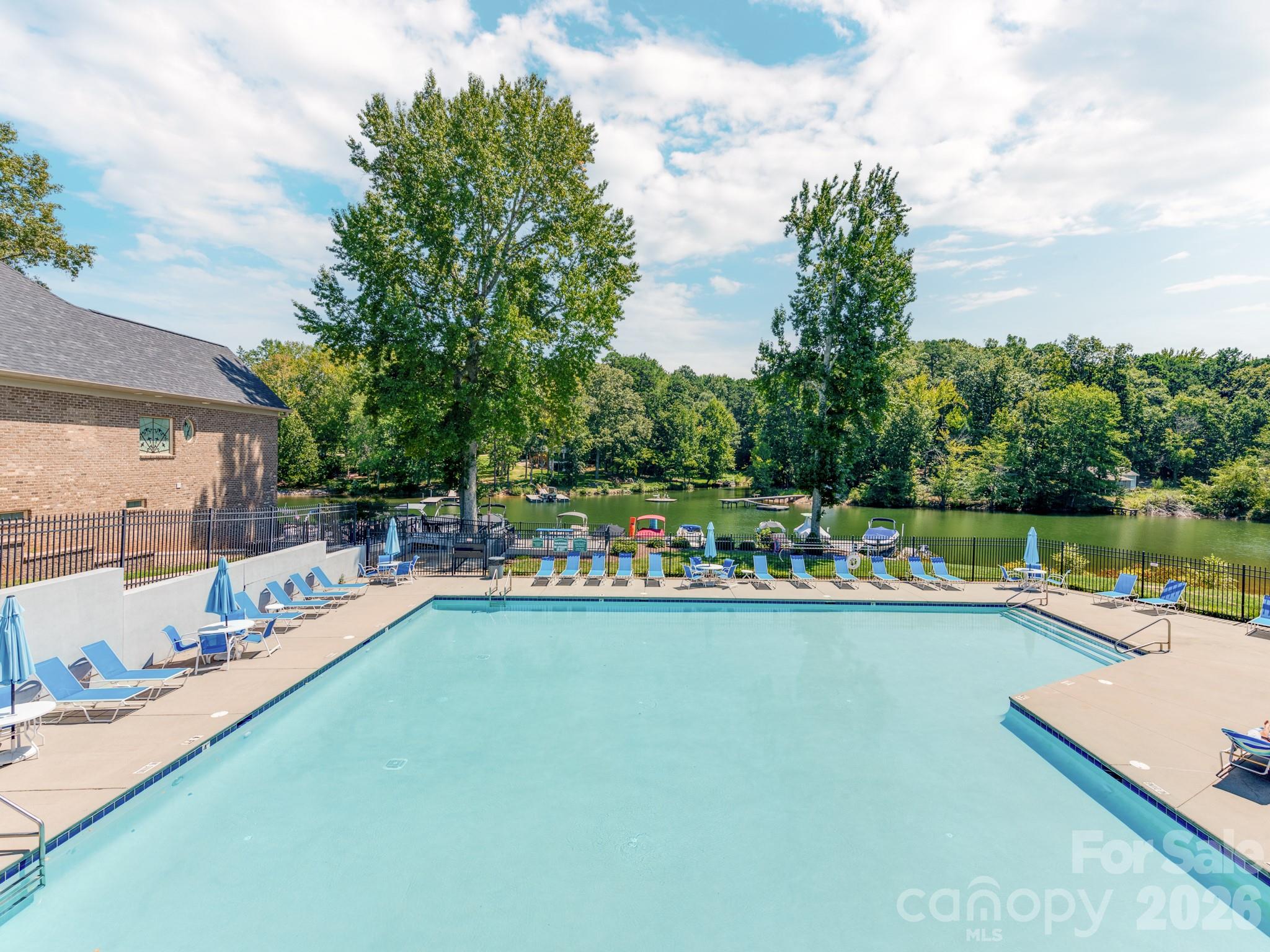 7883 Mariners Pointe Circle