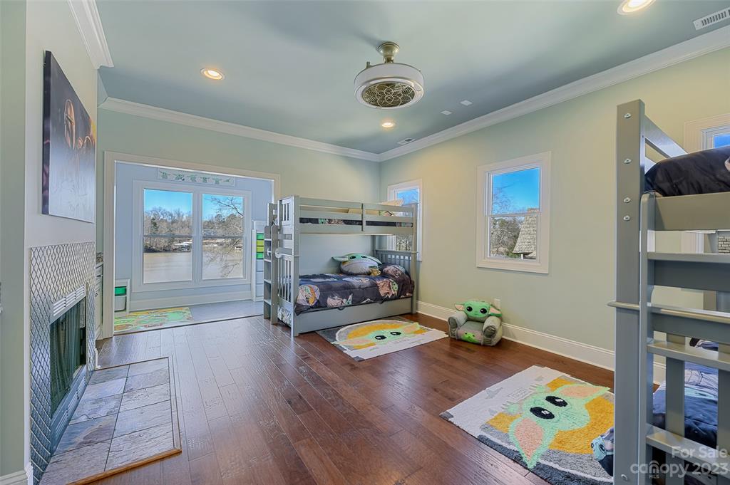 Riverfront - Residential