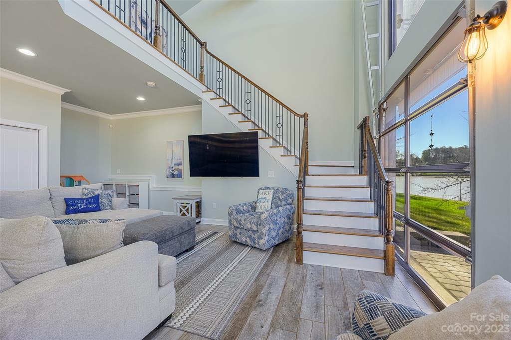 Riverfront - Residential