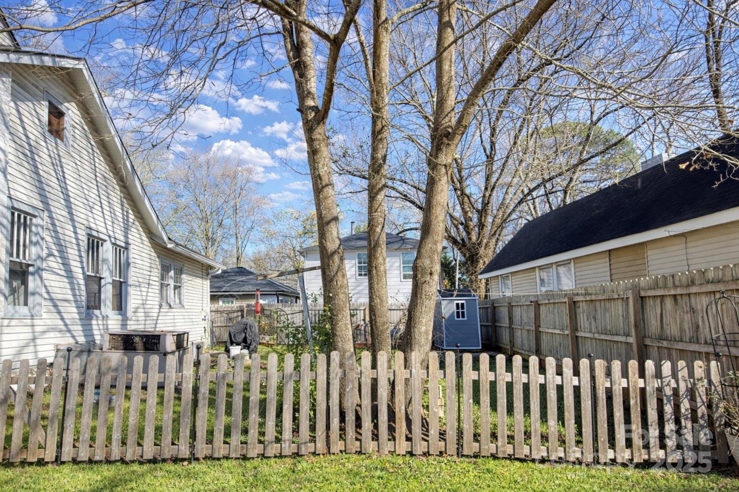 330 Charlotte Avenue