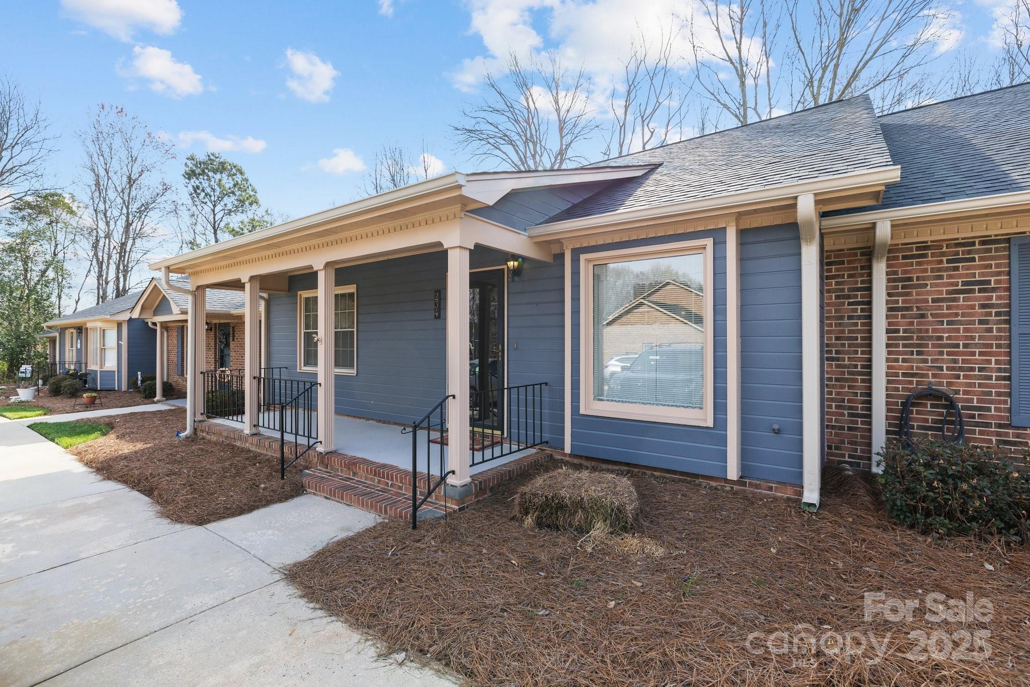 Olde Pointe - Residential