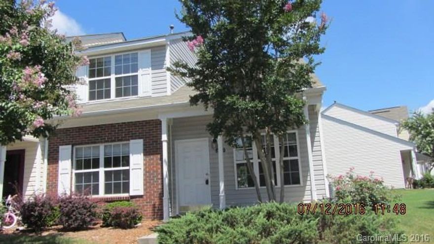 End unit townhouse. Third bedroom is the loft with closet and a door but open to great room downstairs. Master bedroom on main floor. 2 story great room with fireplace. Covered front porch and back patio. Fort Mill Schools. Minutes to interstate, Carolina Place Mall and Charlotte.