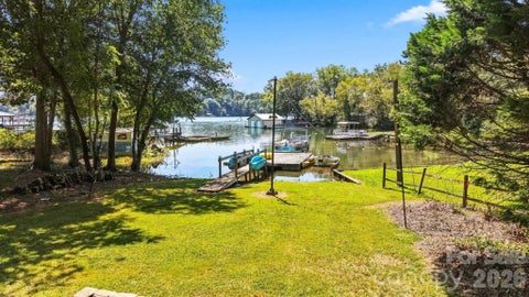 Photo of 35 Loudonya Lane, Hickory, NC 28601 (MLS # 4417557)