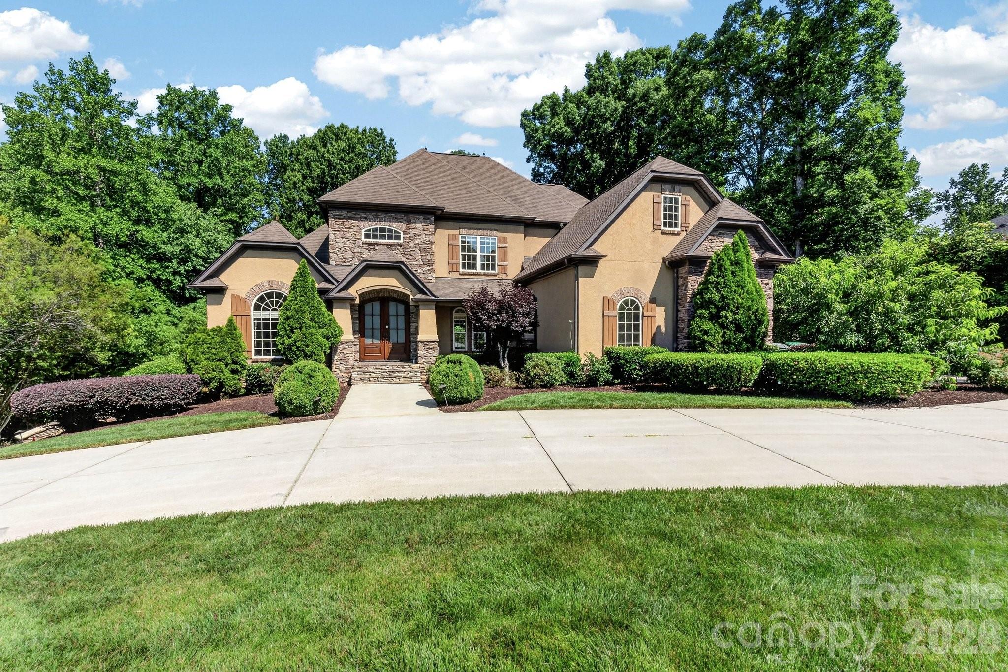 6543 Robin Hollow Drive