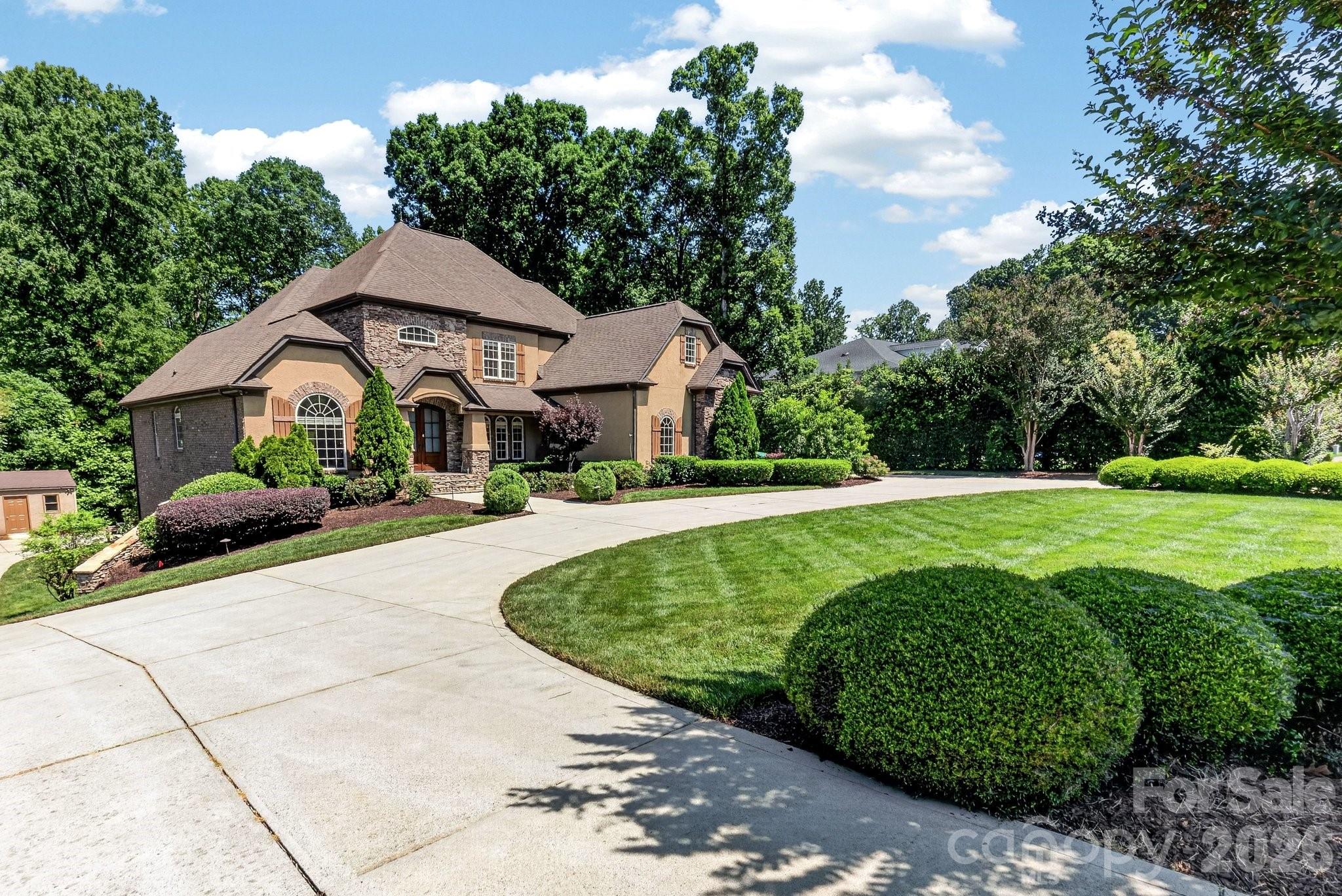 6543 Robin Hollow Drive