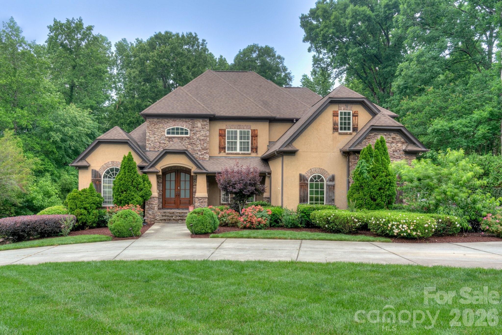 6543 Robin Hollow Drive