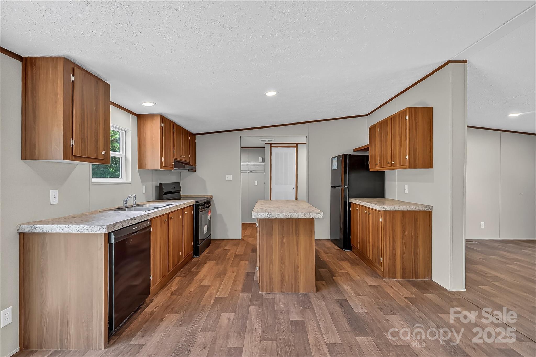 136 Weiss Road