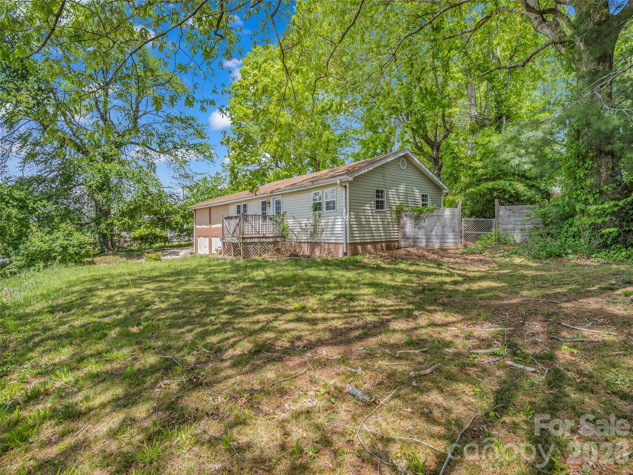 1916 Old Spartanburg Road