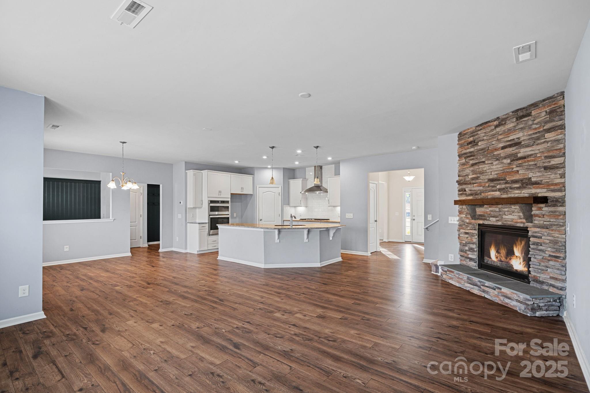 Queensbridge - Residential