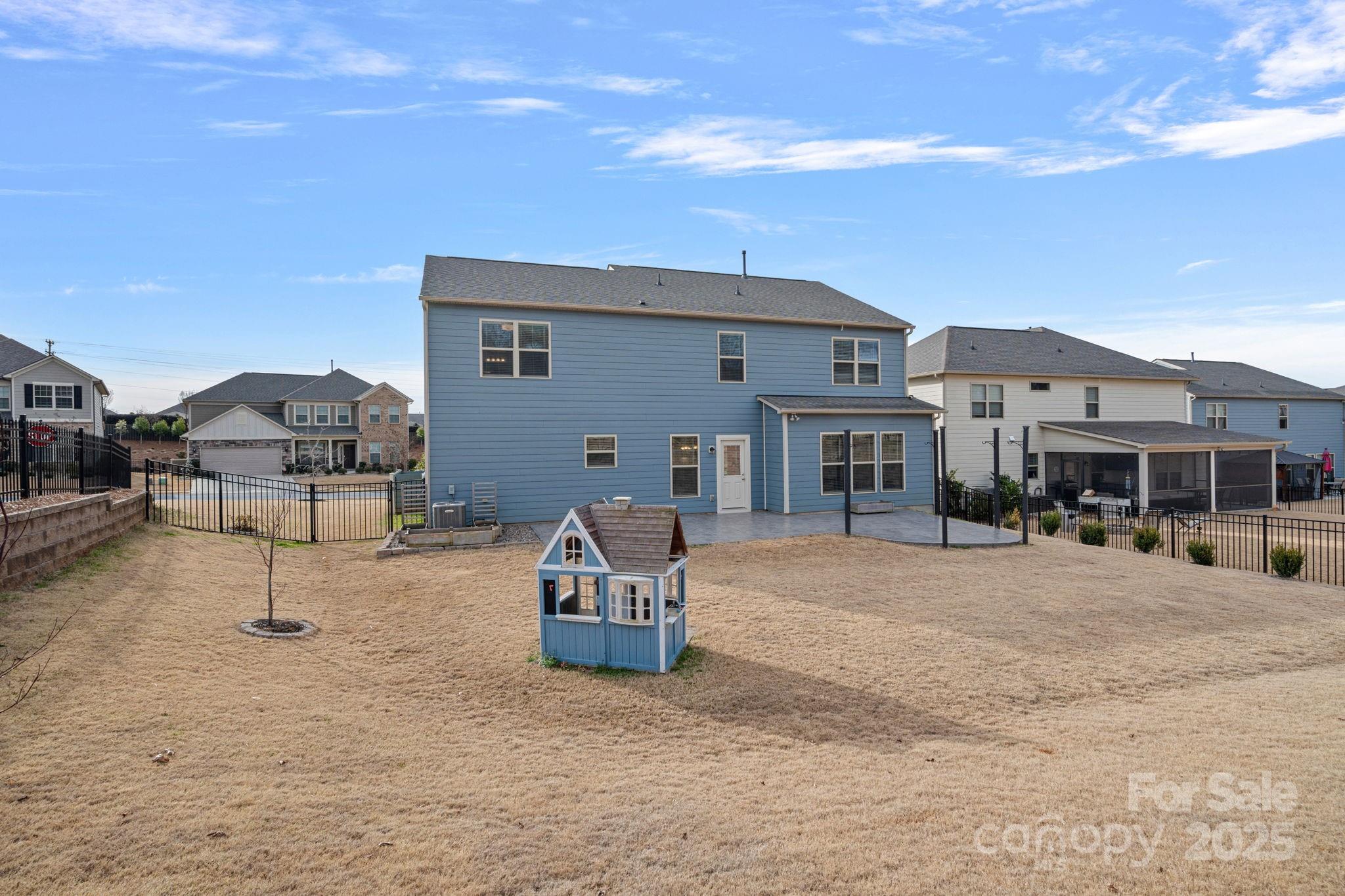 Queensbridge - Residential