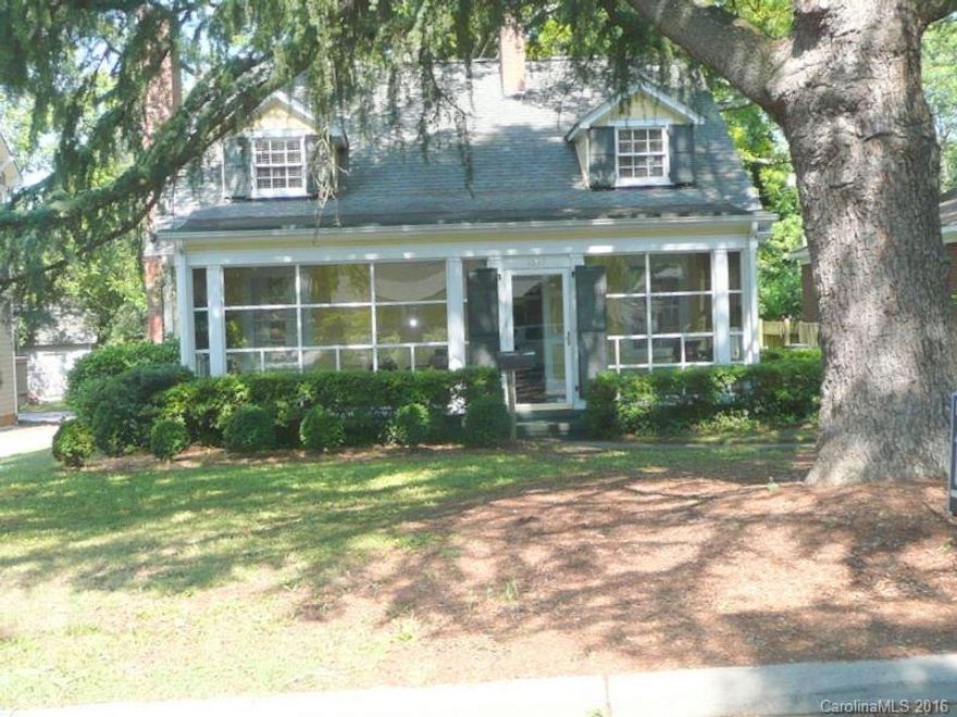 PLAZA MIDWOOD, SINGLE FAMILY HOME WITH CHARM.  LUXURIOUS PATIO FOR GRILLING AND ENTERTAINING, FENCED BACKYARD.  MUCHO STORAGE.  CLASSIC FLOORPLAN, LIVING ROOM, DINING ROOM, KITCHEN, 2 BEDROOMS 1 BATH DOWNSTAIRS.  FULL MASTER UPSTAIRS WITH UTILITY AREA AND WALK IN CLOSET.  QUIET STREET, CONVENIENT TO CENTRAL AVENUE RESTAURANTS AND SHOPPPING, AND EASY DRIVE OR BUS TO CENTER CITY.