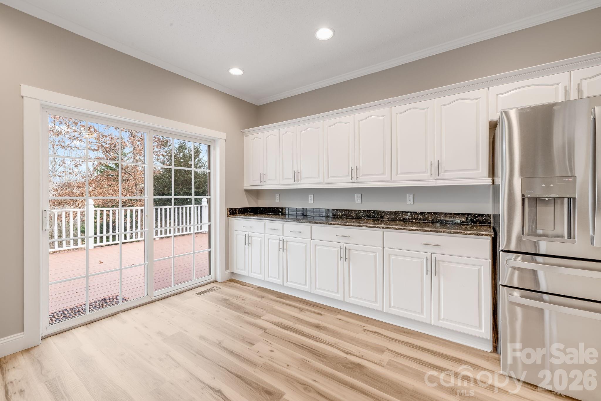 402 Sweetbriar Road N