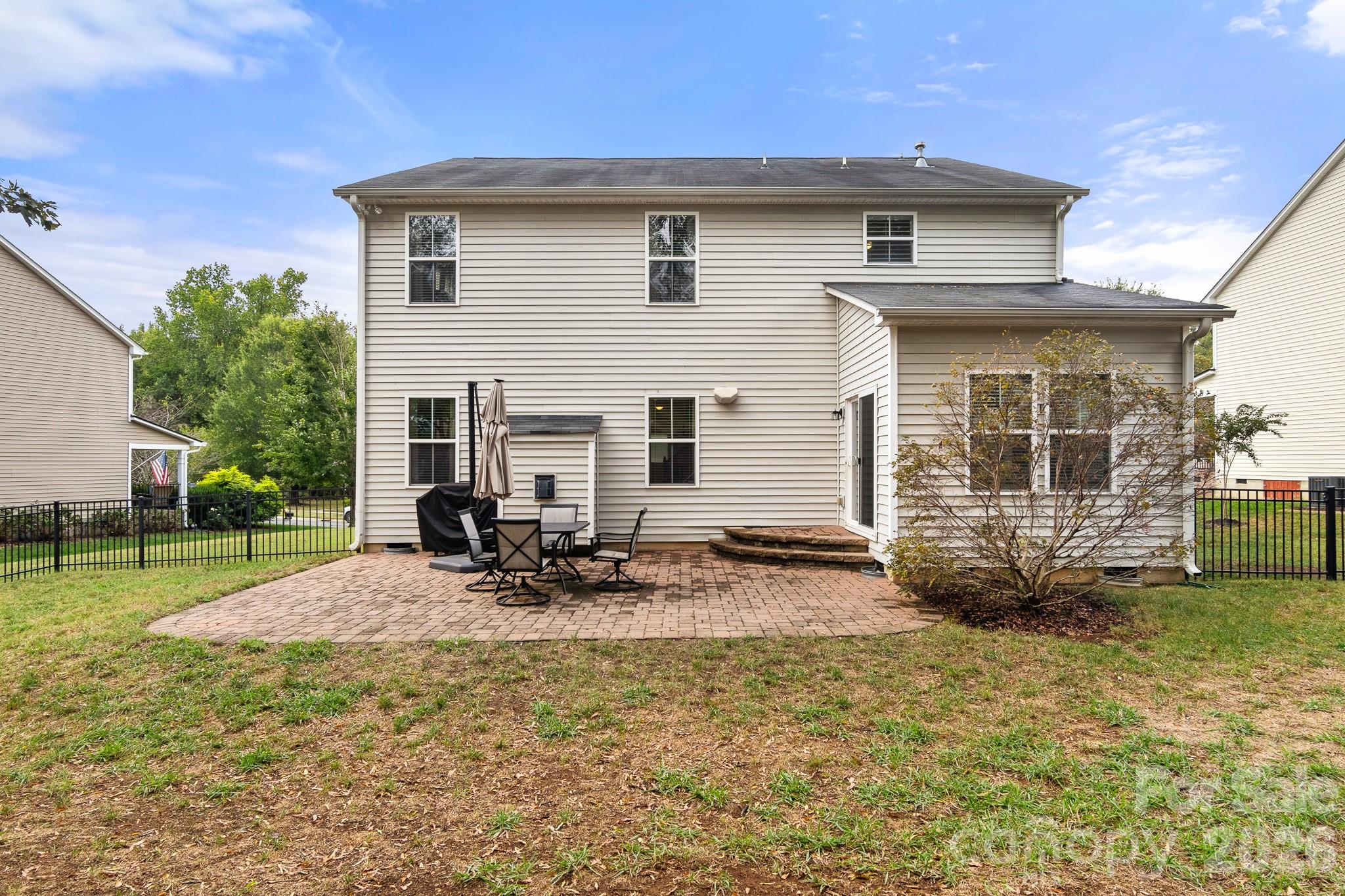 338 Lorraine Road