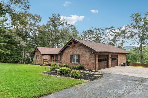 A home in Hendersonville