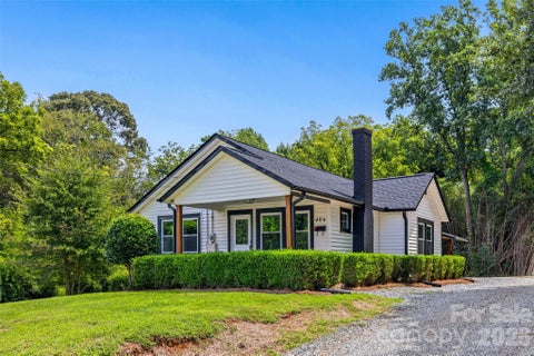 Photo of 406 Green Street, Lincolnton, NC 28092 (MLS # 4417483)