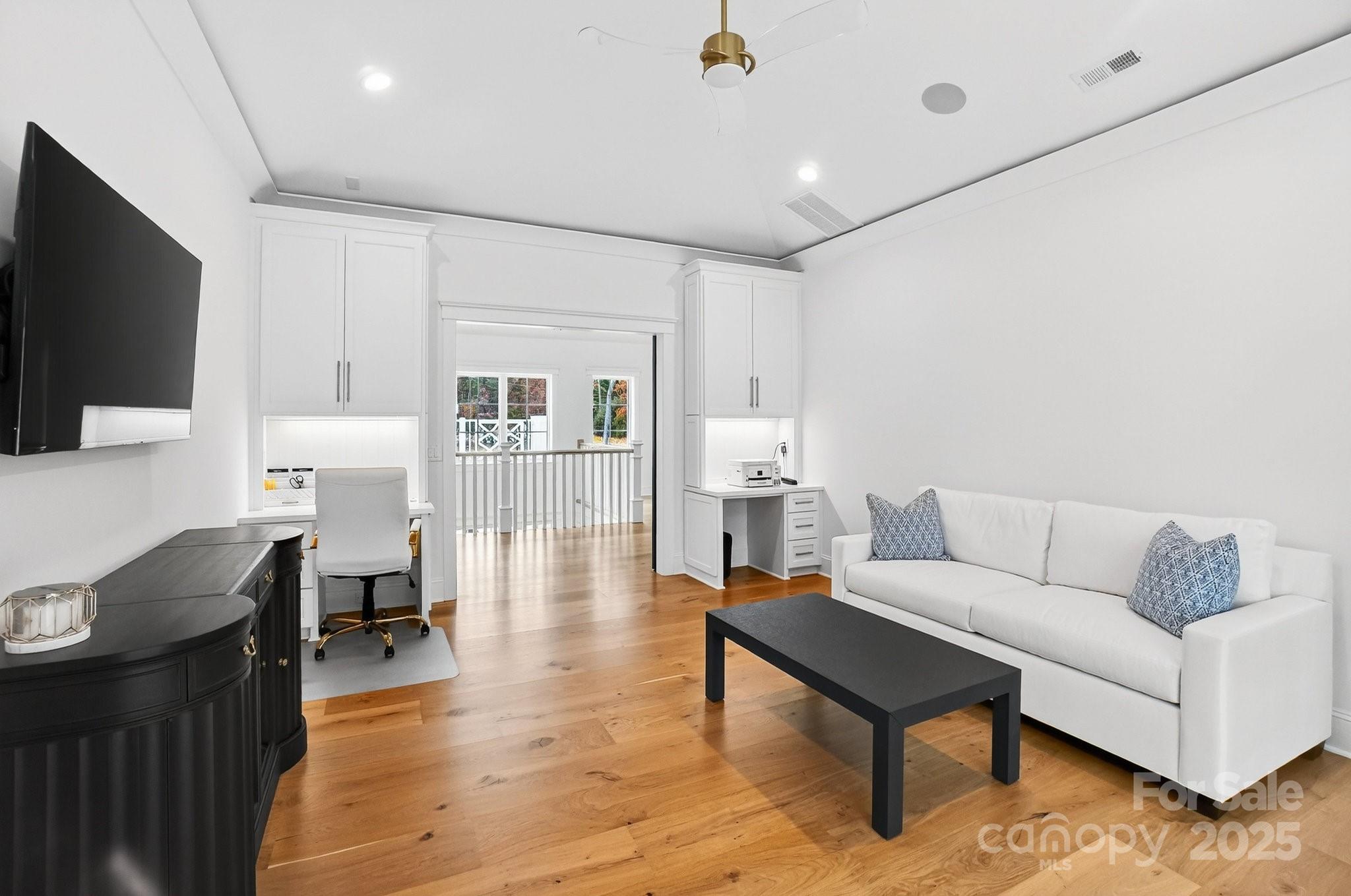 Saylors Watch - Residential