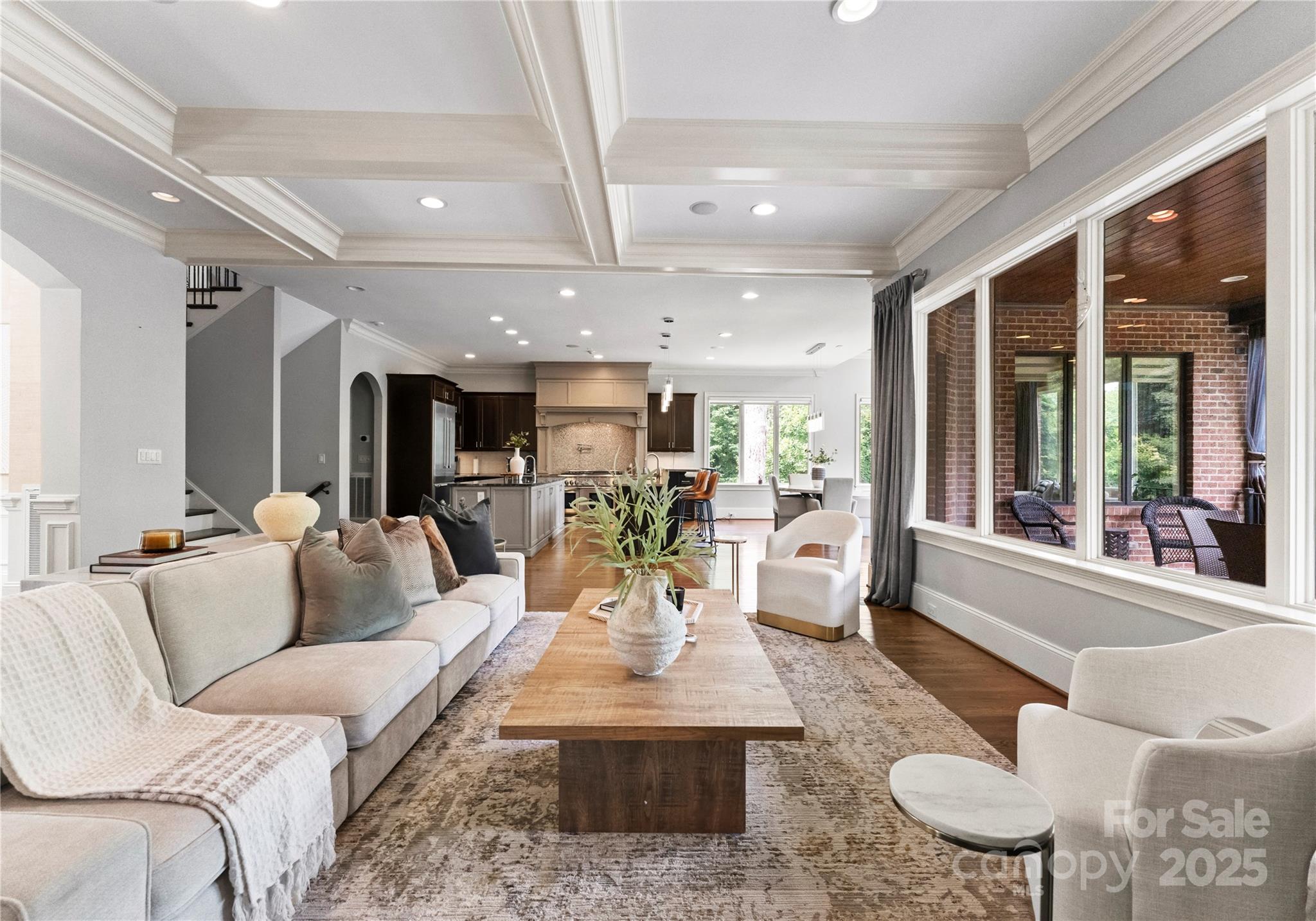 5915 Vidal Lane