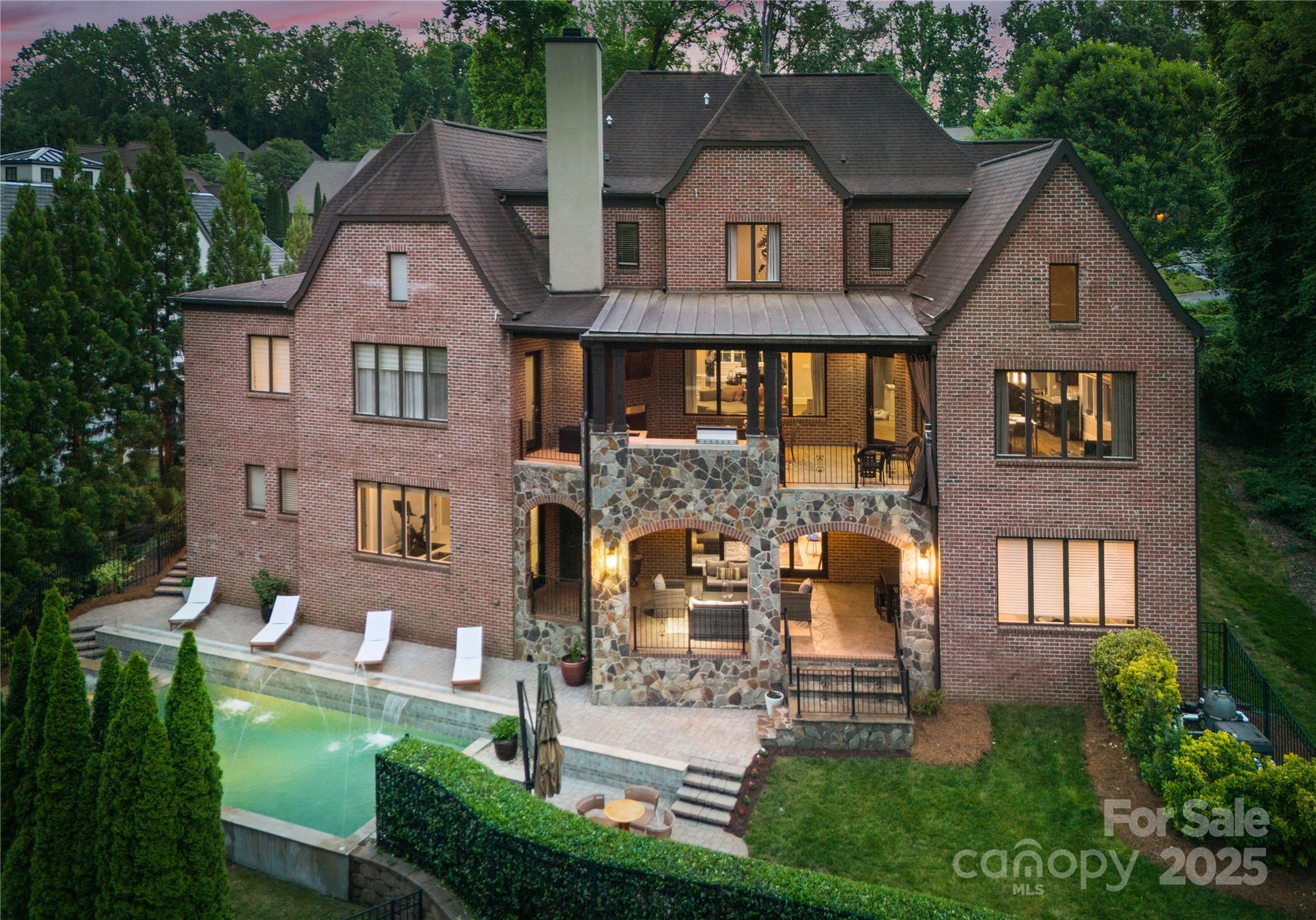 5915 Vidal Lane
