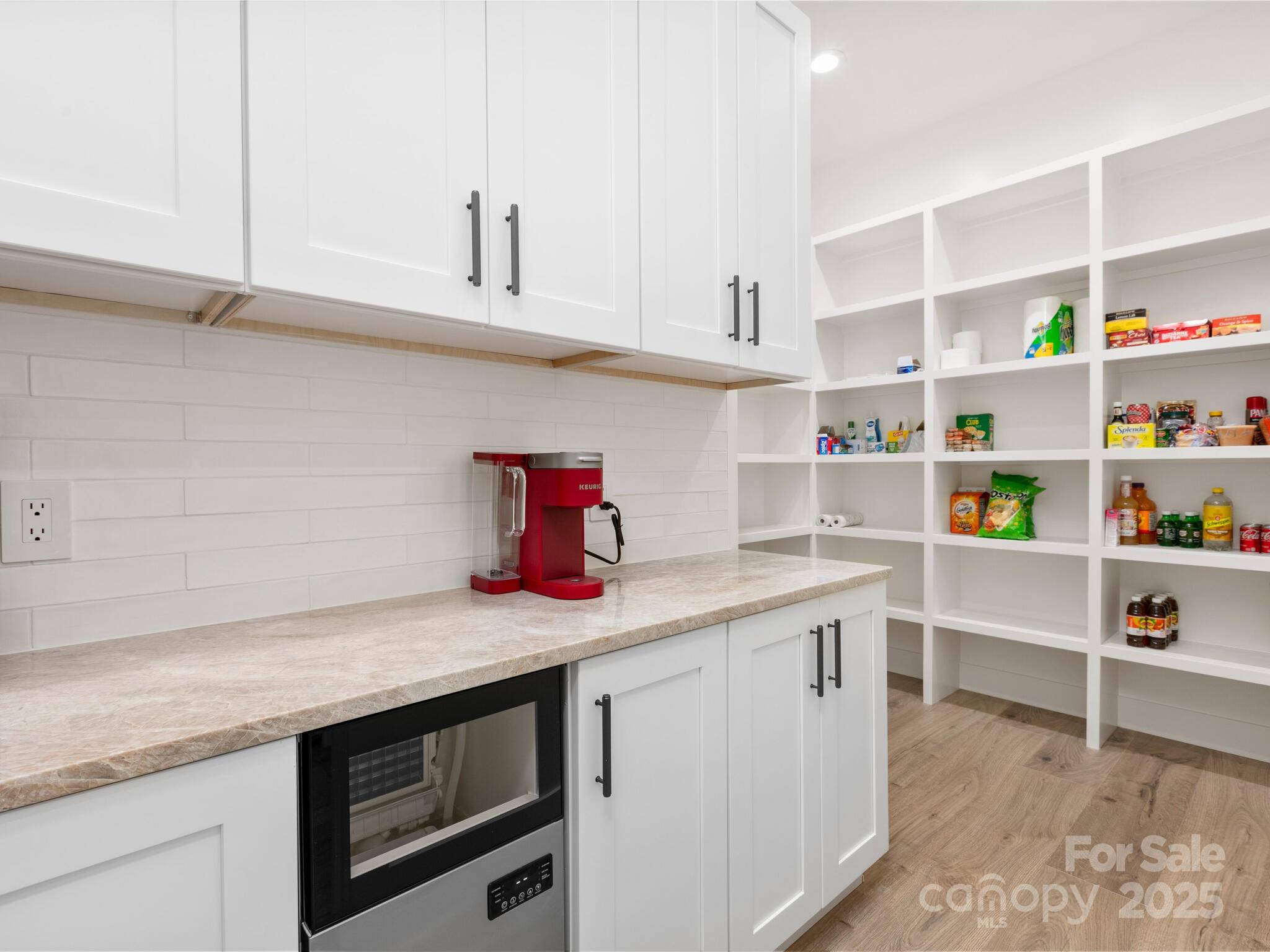 Horse Shoe Cove - Residential