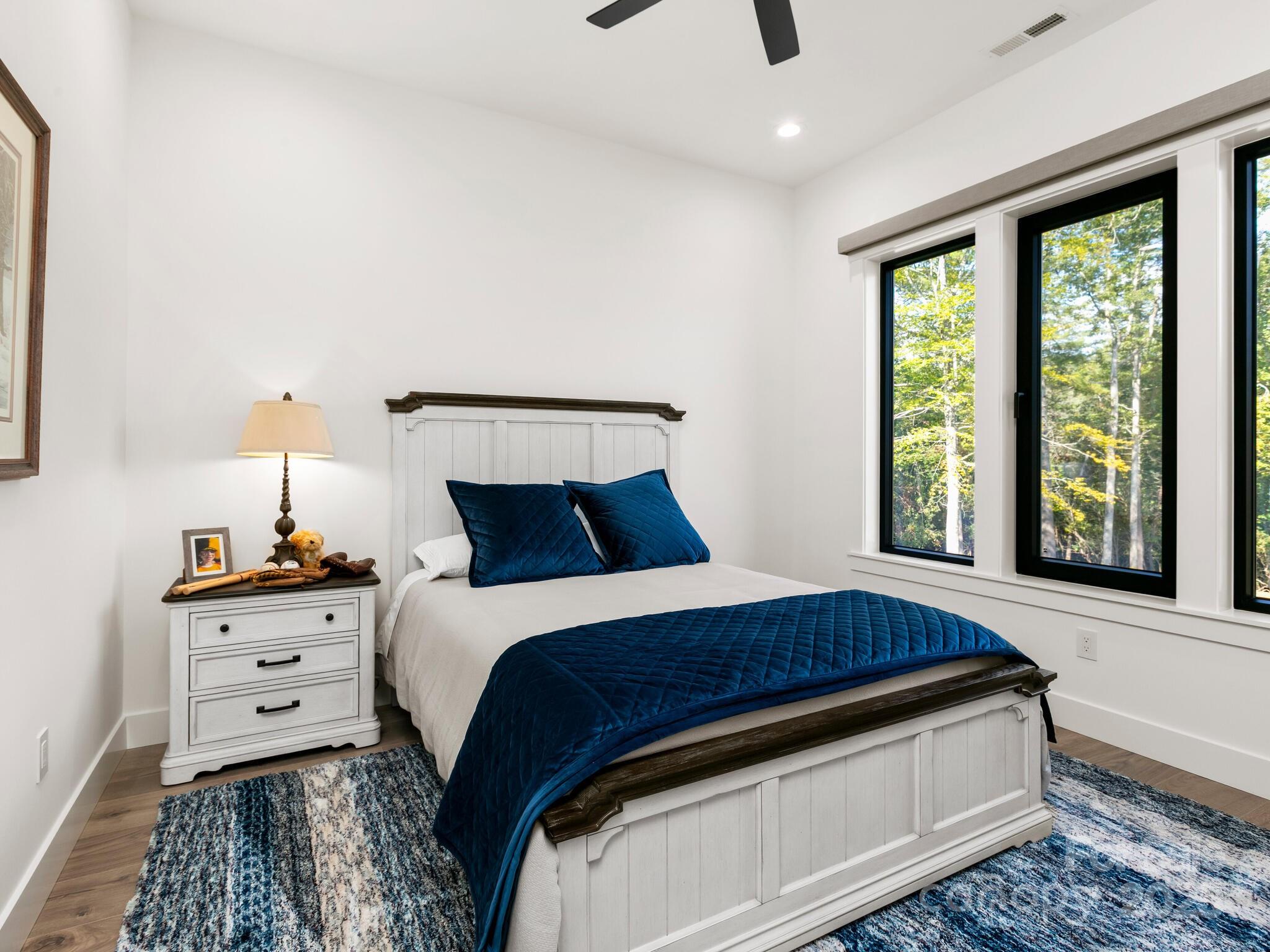 Horse Shoe Cove - Residential