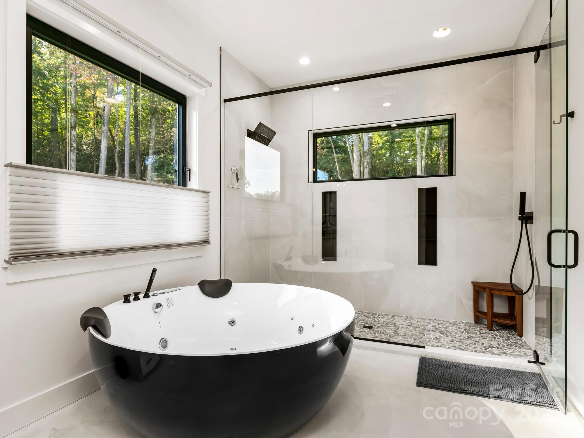 Horse Shoe Cove - Residential