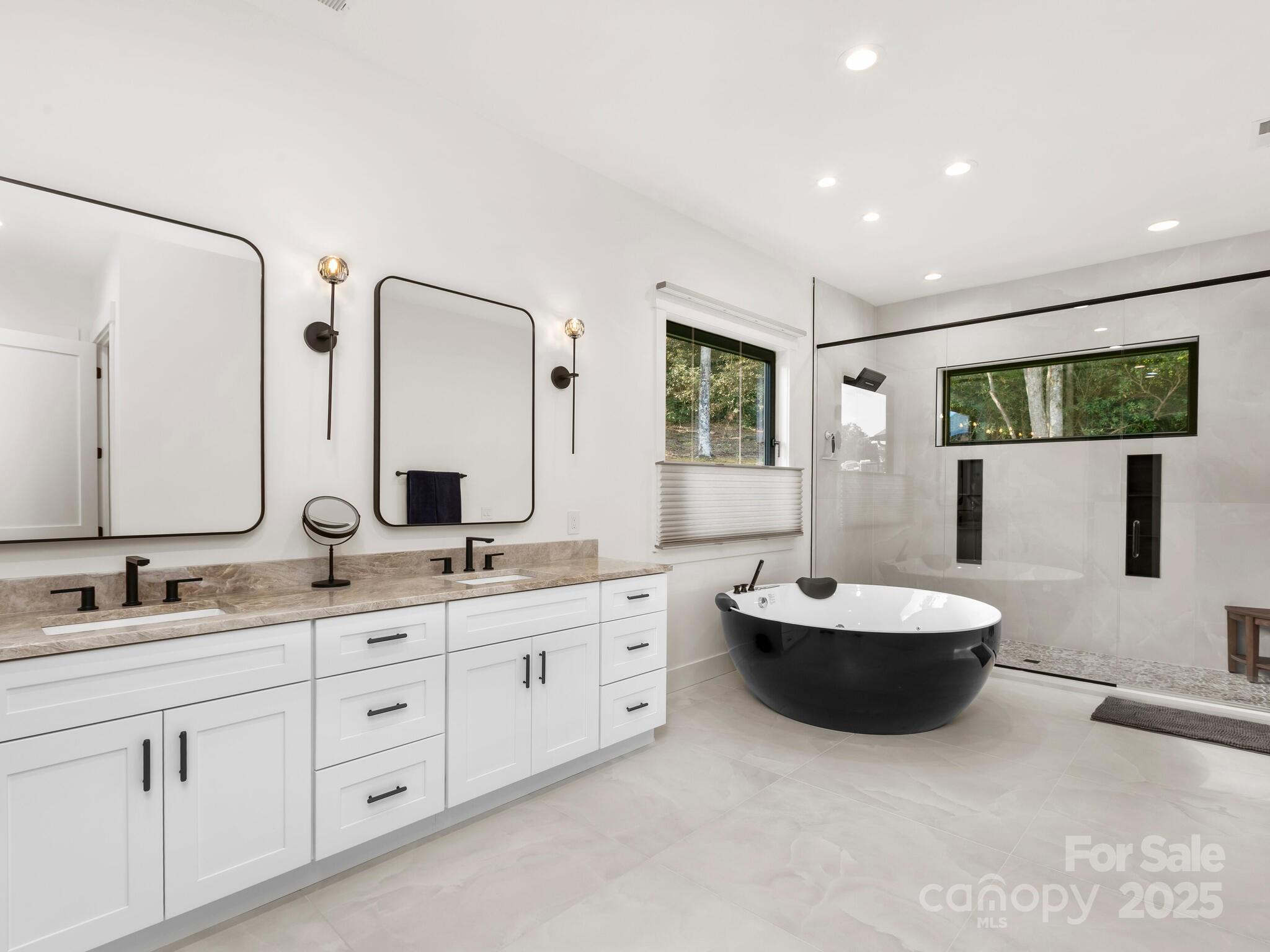 Horse Shoe Cove - Residential