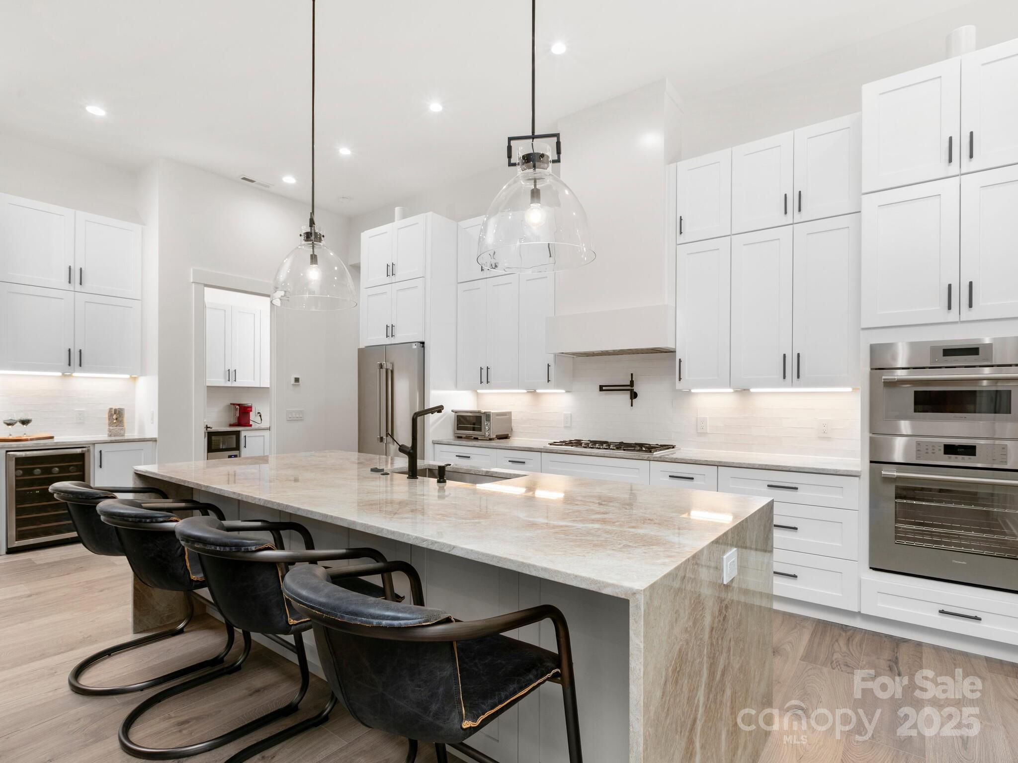 Horse Shoe Cove - Residential