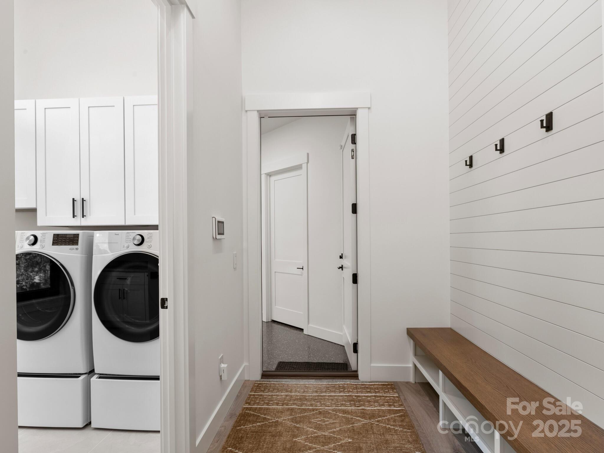 Horse Shoe Cove - Residential