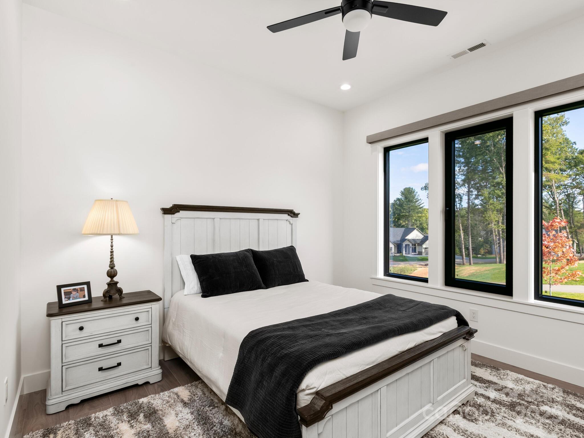 Horse Shoe Cove - Residential