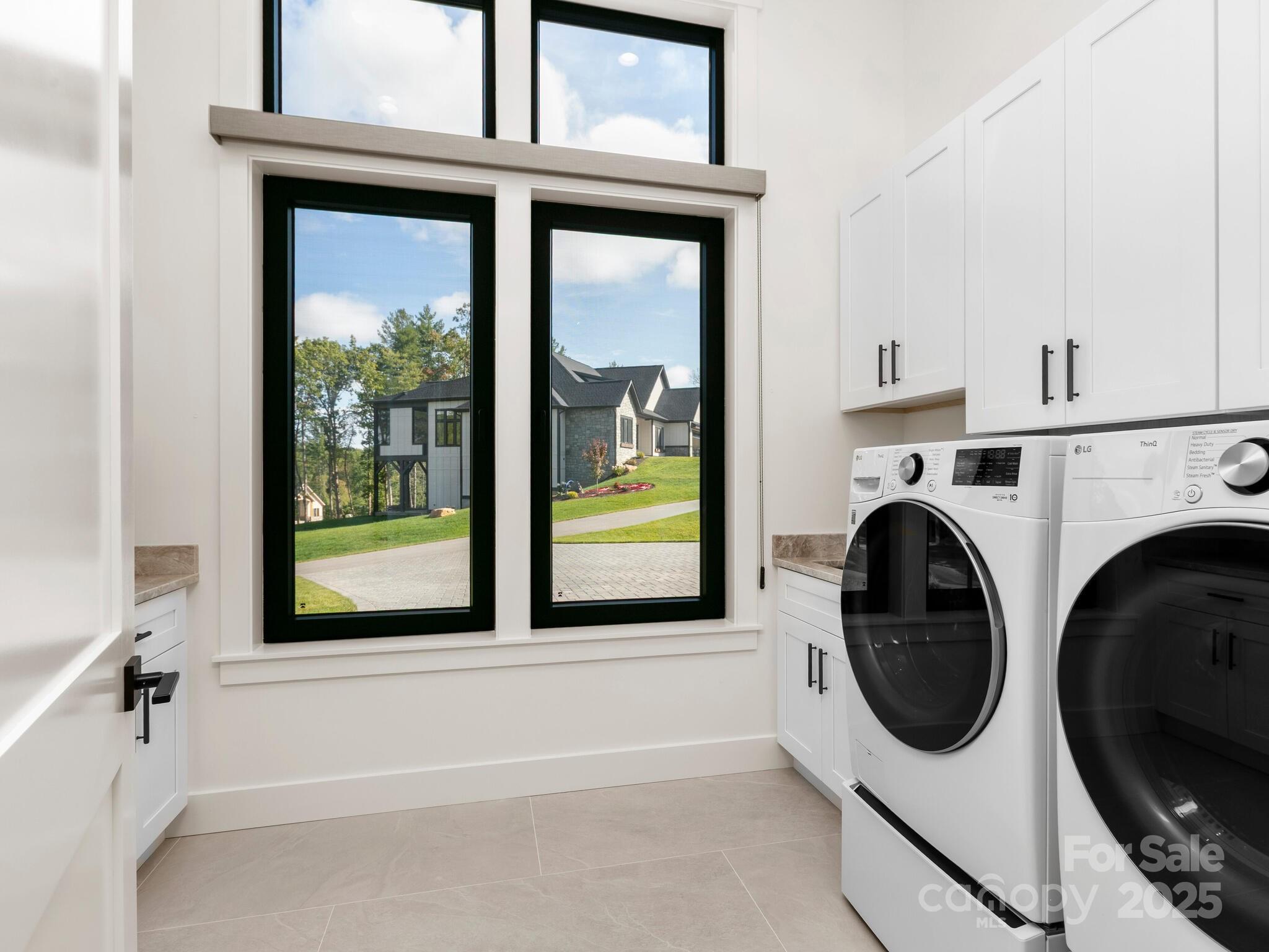 Horse Shoe Cove - Residential