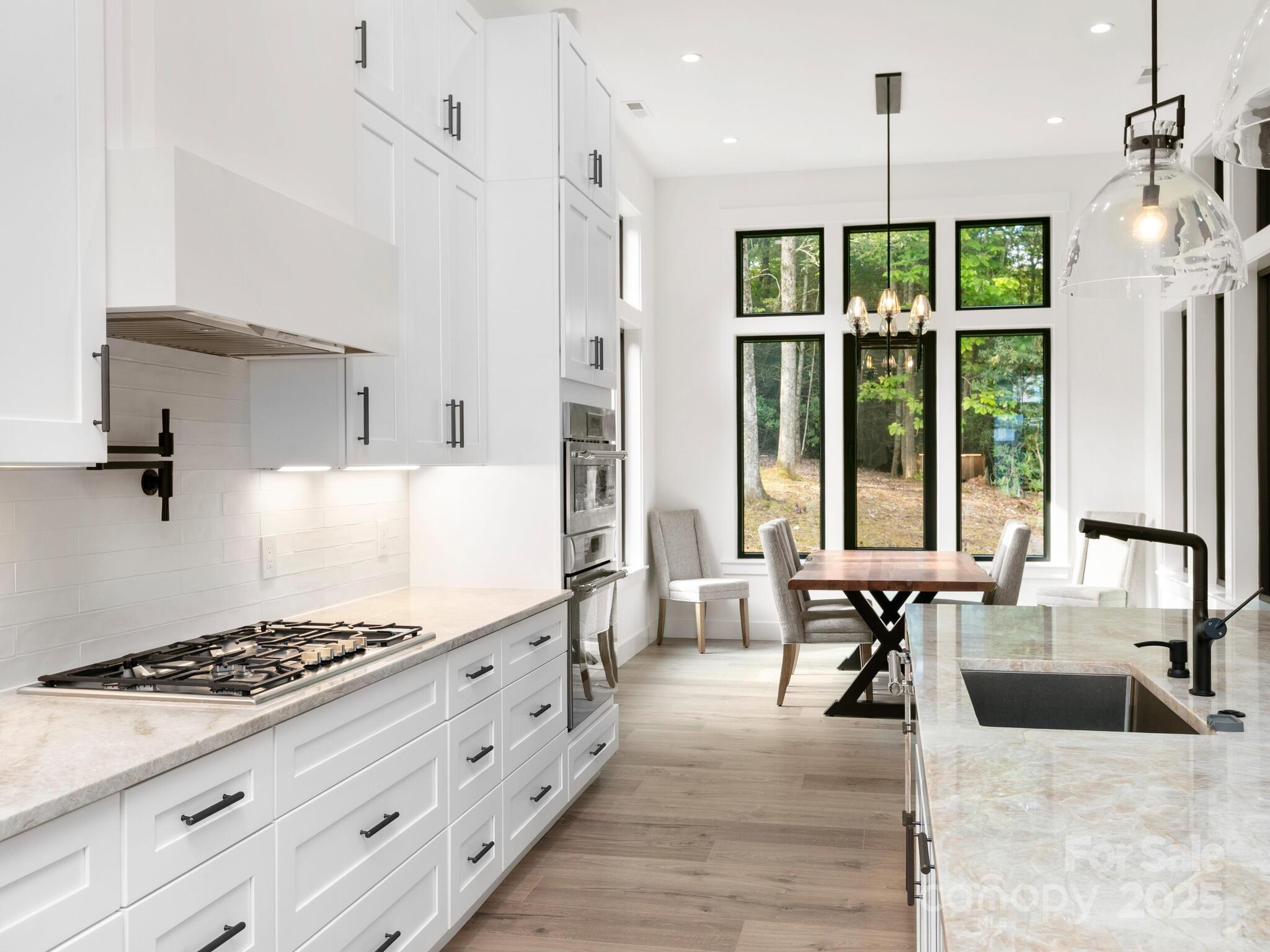 Horse Shoe Cove - Residential