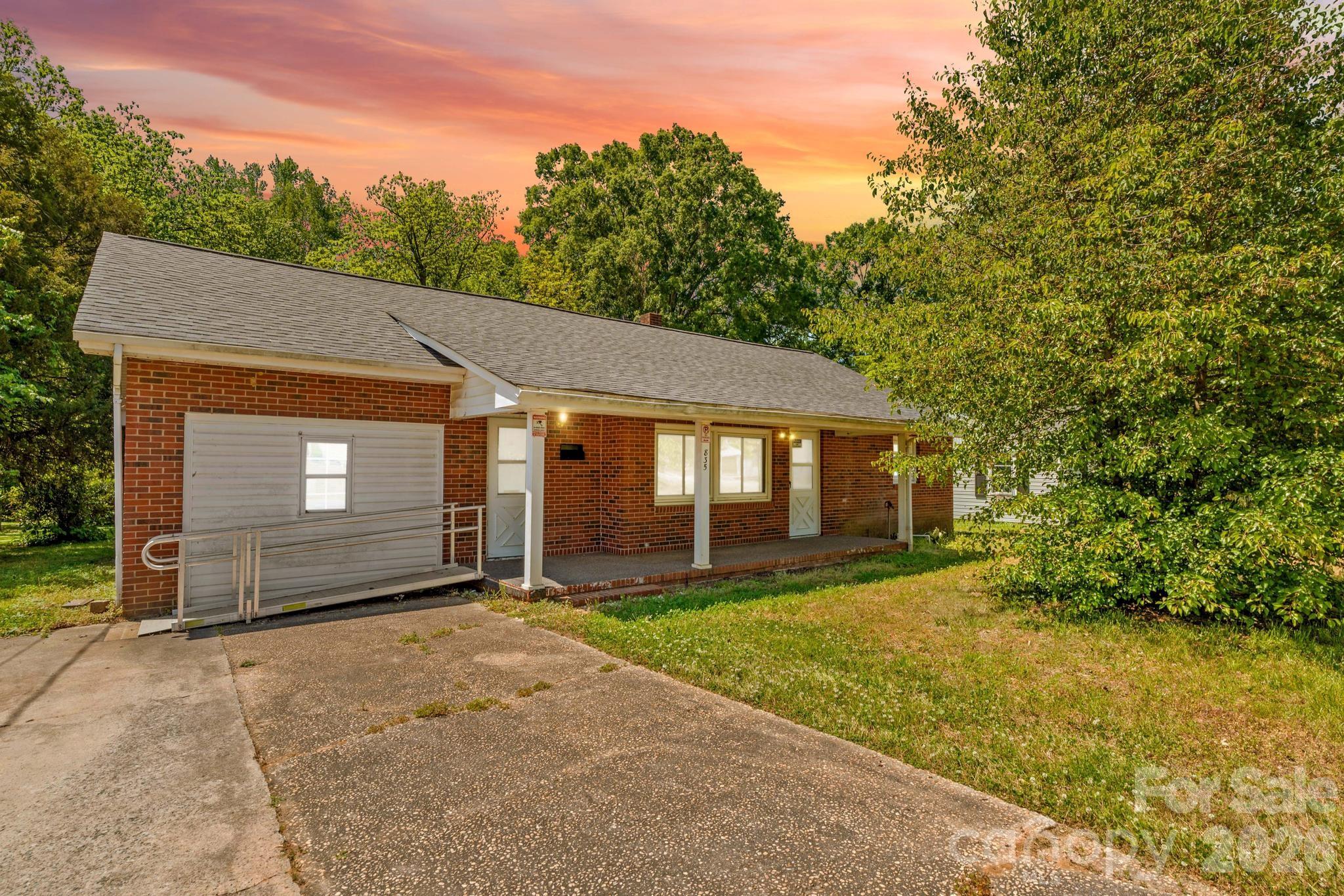 835 Maple Avenue