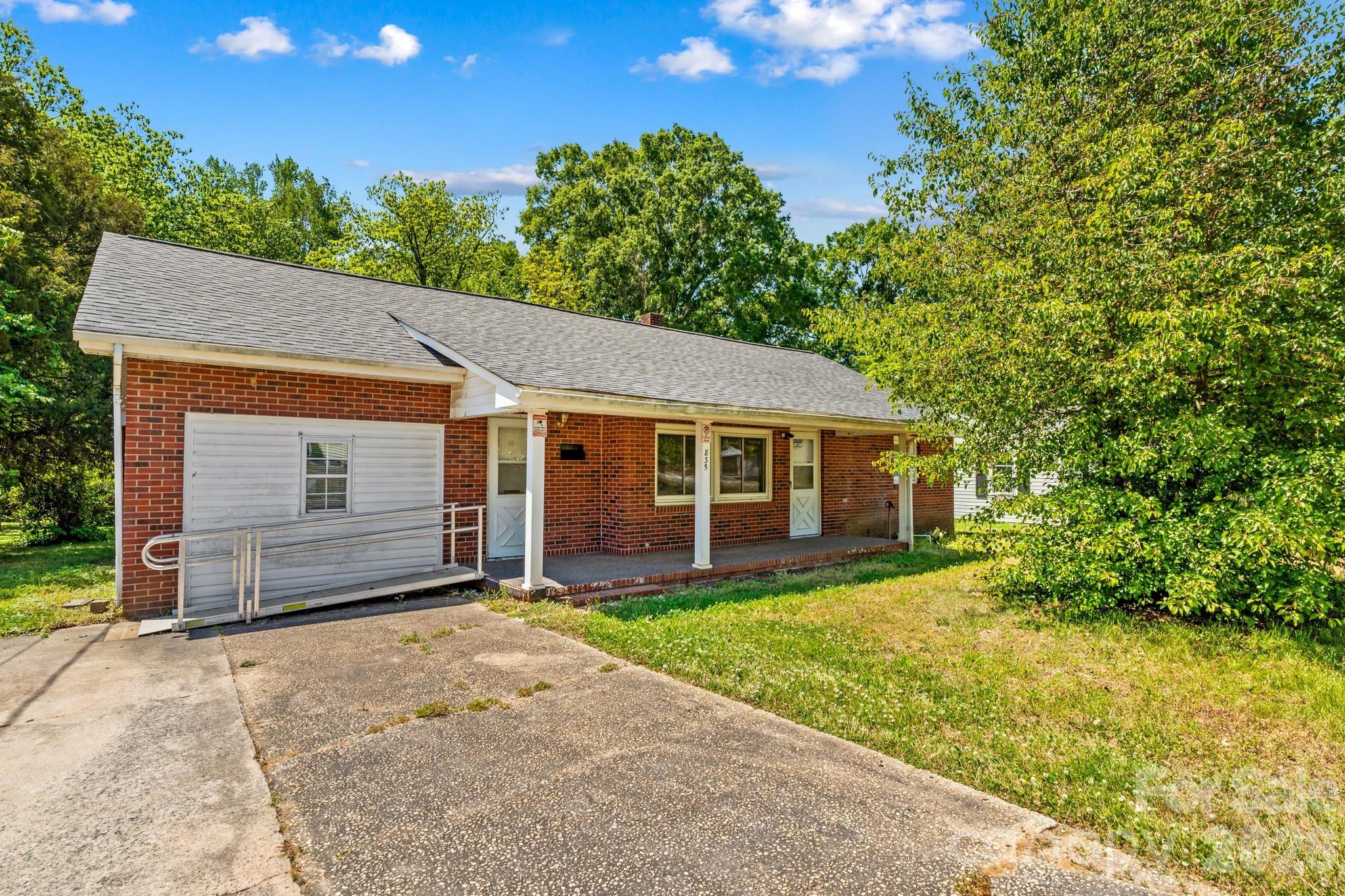 835 Maple Avenue