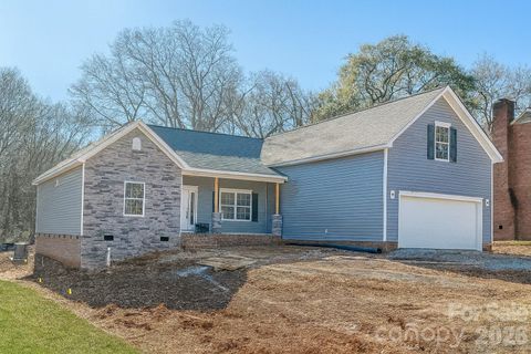 Photo of 5807 Monticello Drive NW, Concord, NC 28027 (MLS # 4365090)