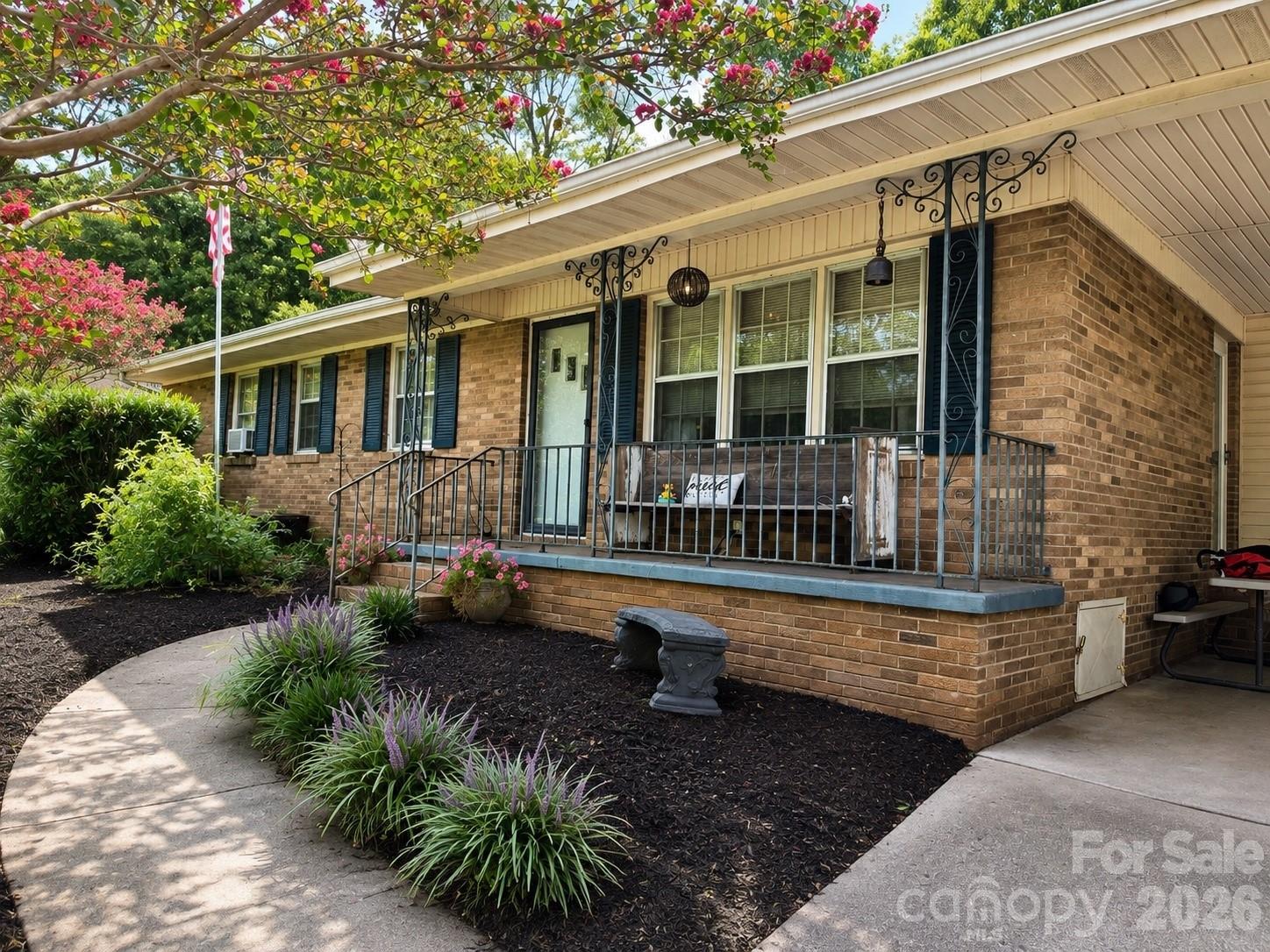 2931 POPLAR Circle