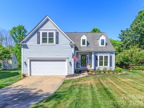 Photo of 1011 Clearbrook Road, Matthews, NC 28105 (MLS # 4370020)