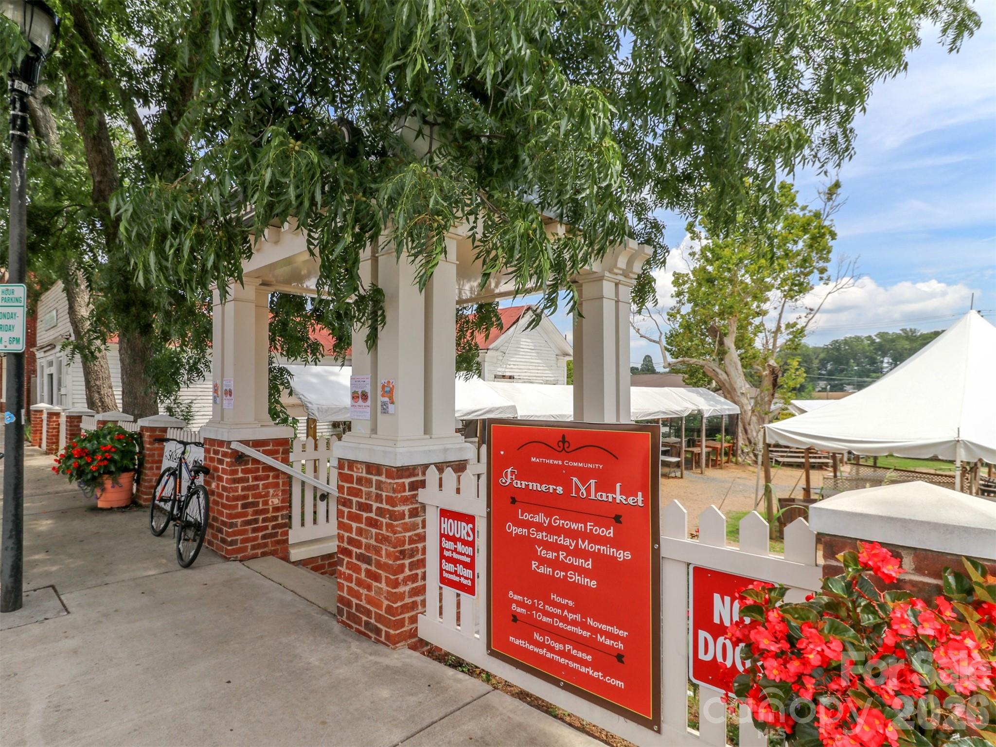 1011 Clearbrook Road