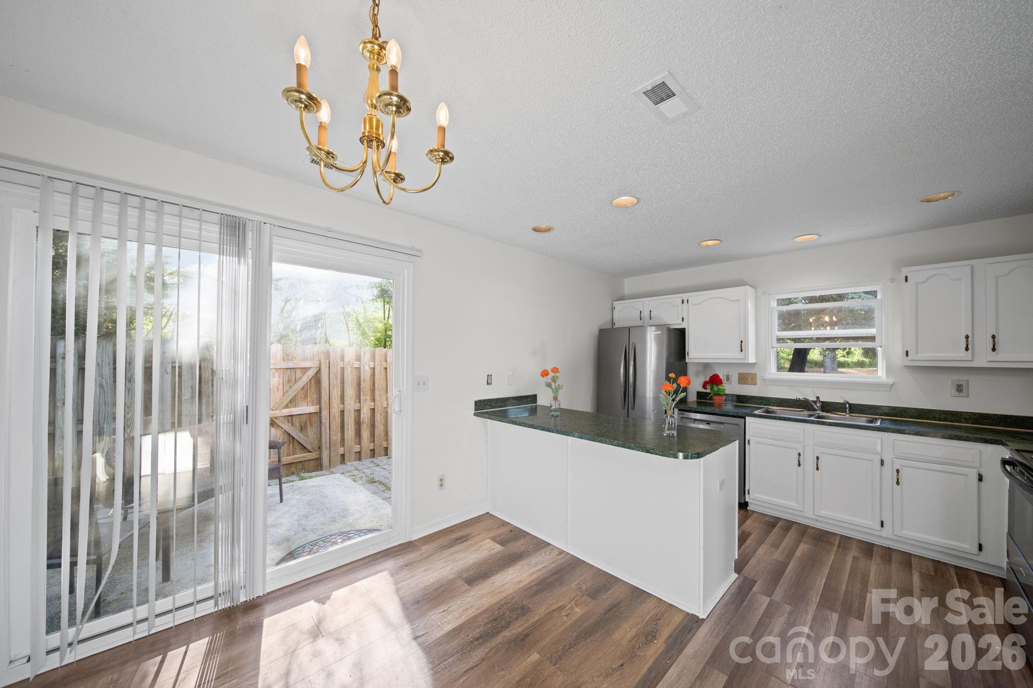 Heathrow on Harris - Residential