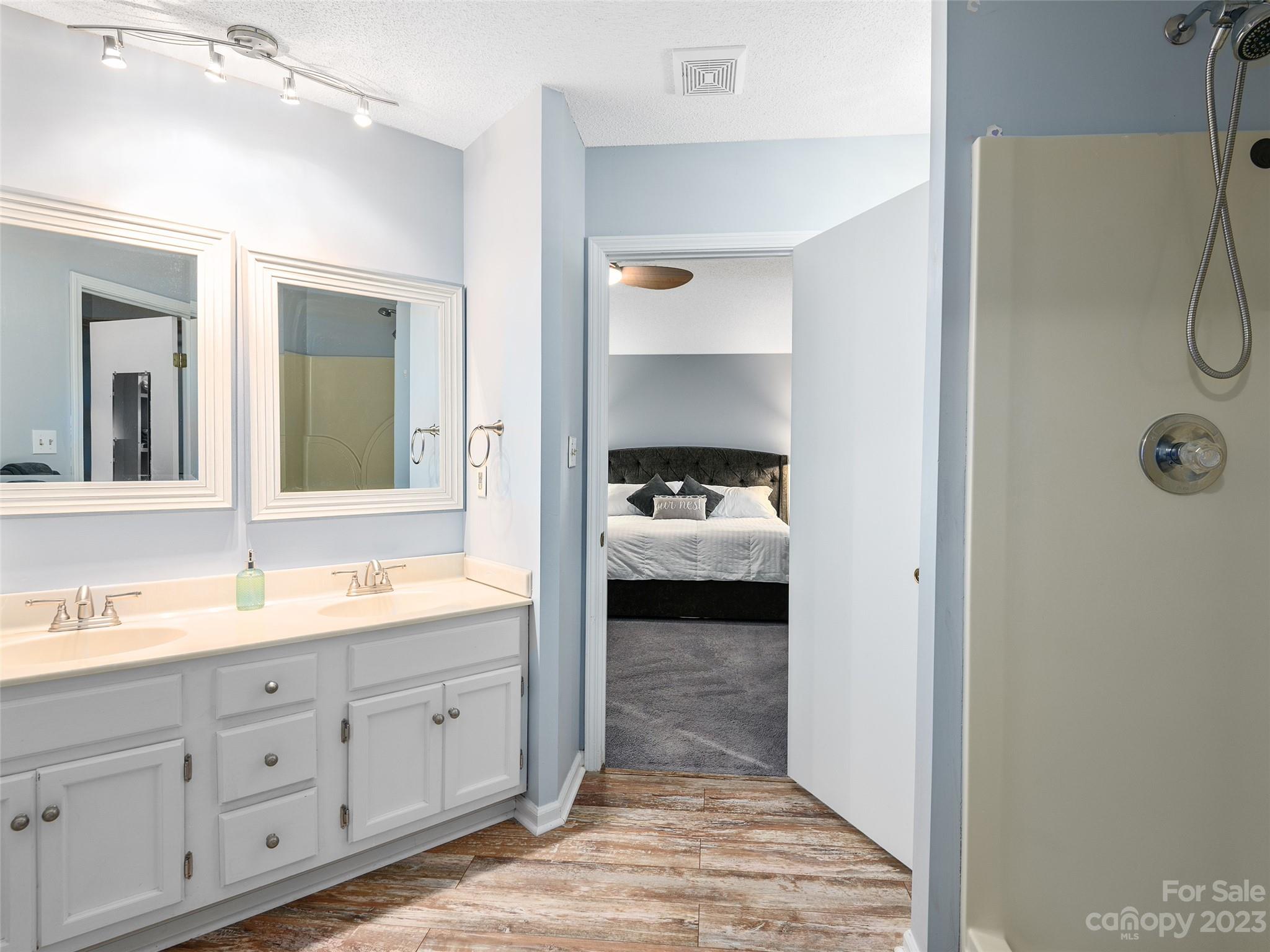 Jays Mountain - Residential