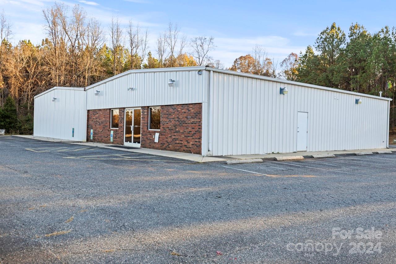 1163 Highway 274 Highway