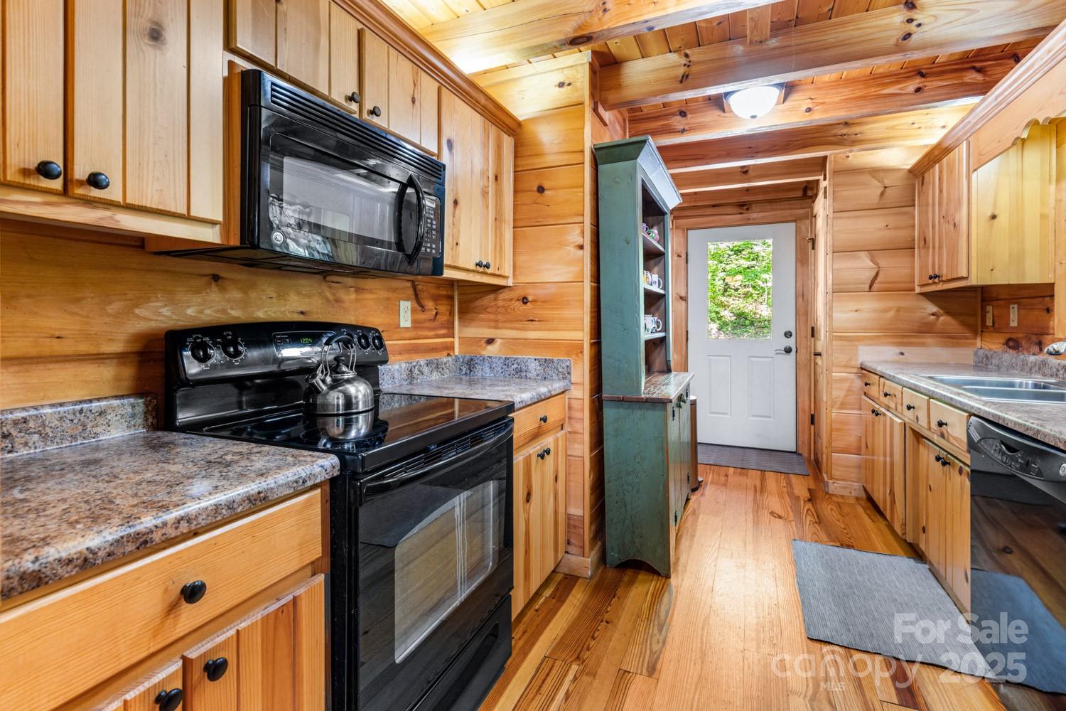 Toms Creek - Residential Income