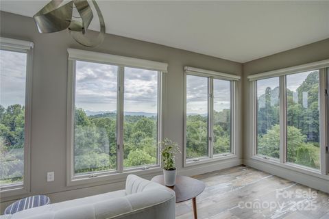 Photo of 204 Fleetwood Plaza, Hendersonville, NC 28739 (MLS # 4298563)