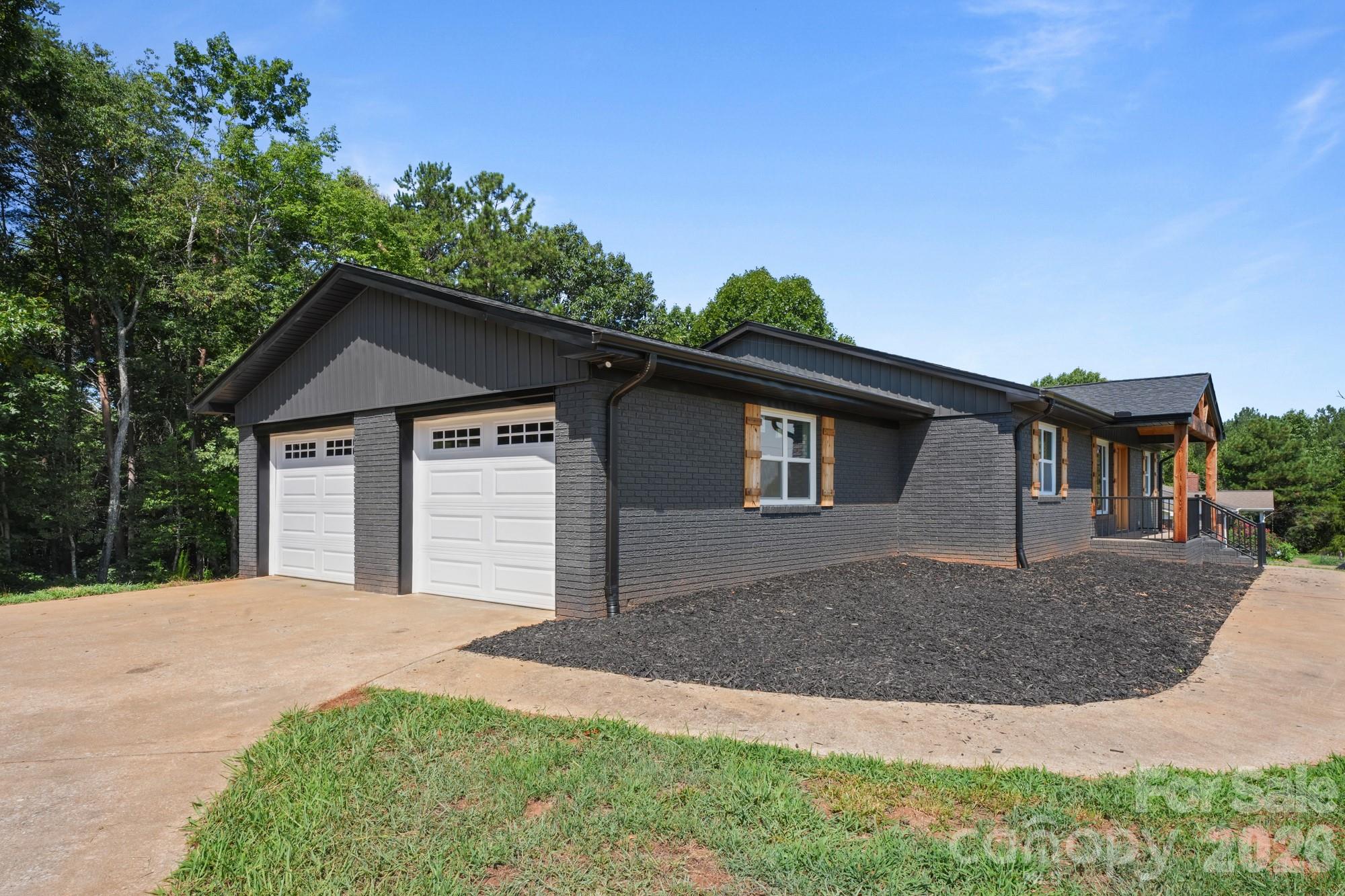 1411 W V Thompson Road