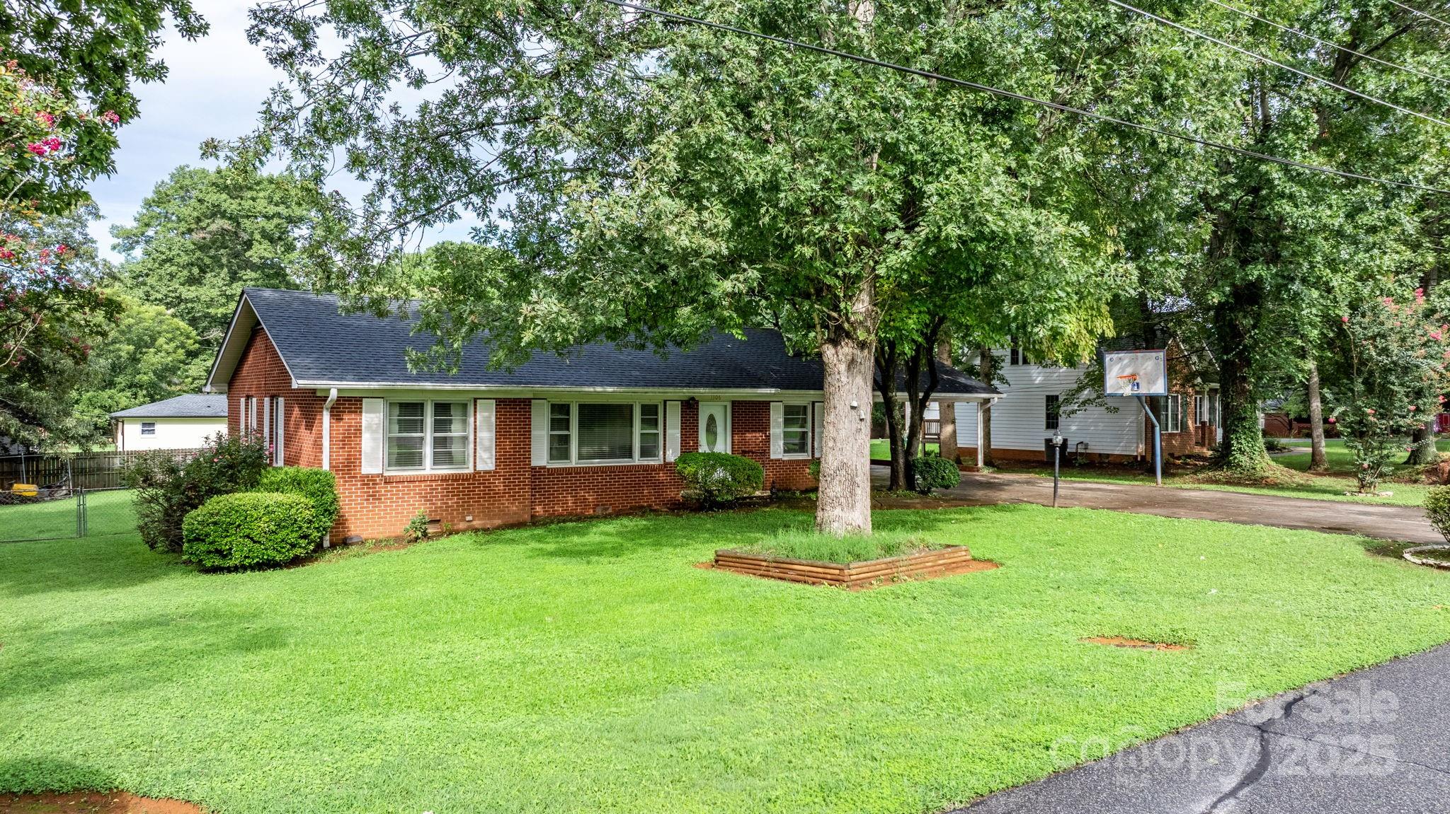 1106 3rd Street Drive SE