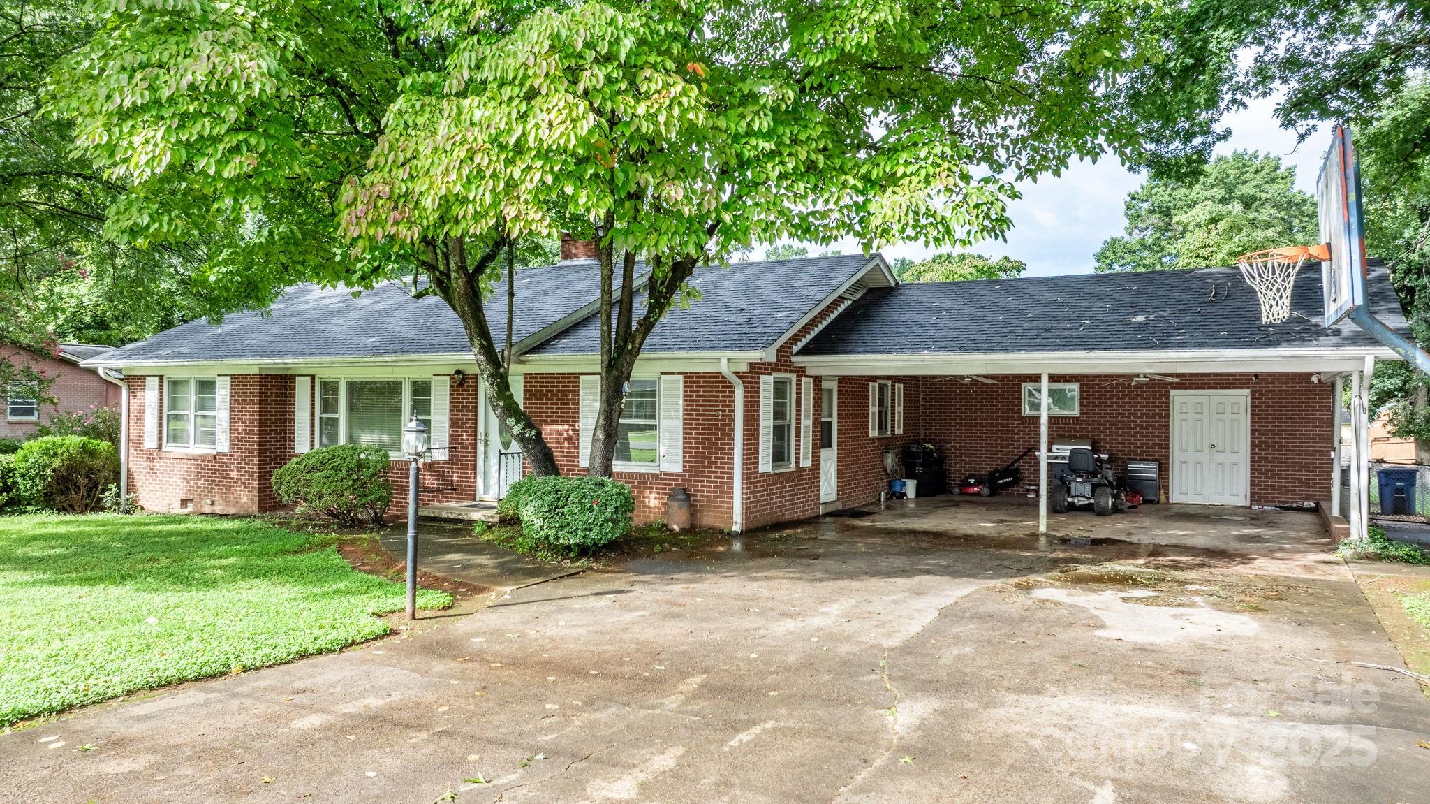 1106 3rd Street Drive SE