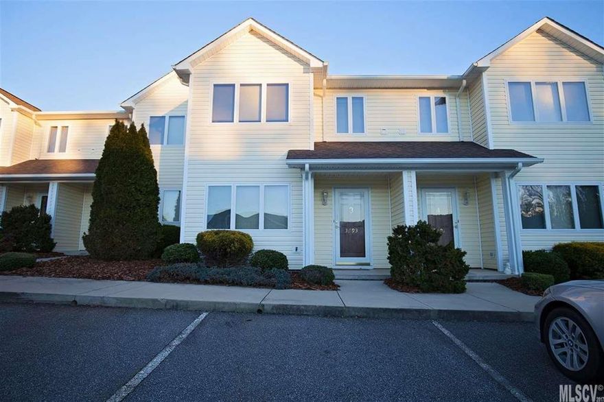 Move in ready, well maintained townhouse in Claremont!  Two bedrooms and 1.5 baths with a good sized laundry room.  All appliances stay. Updates include new laminate flooring in kitchen and dining area, fresh neutral colors and a new HVAC system in 2013. Close to downtown and convenient to I-40.  A comfortable back porch and a quiet neighborhood gives this home a cozy feel. Call today to schedule a tour!