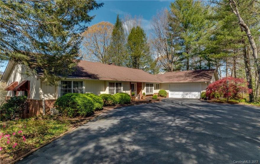 FOX HILL offers elegant, flexible , one level living or spread out to include the walkout finished lower level perfect for family or guests. Enjoy the mature gardens of azaleas, camellias and dogwoods from the rear deck or sun room and the panoramic view beyond. Other features include a breakfast area in the kitchen, laundry/mudroom, and generator.