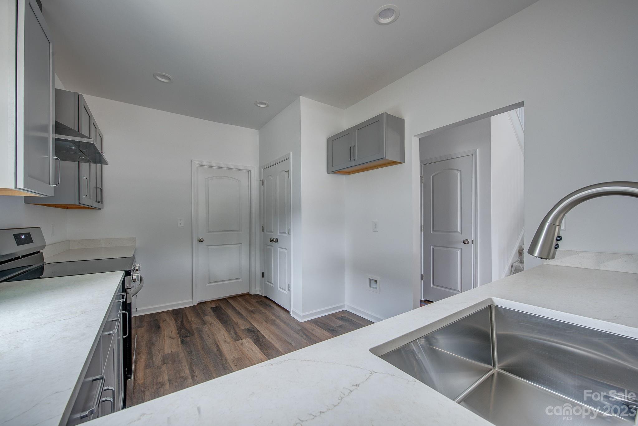 Dixon Village - Residential