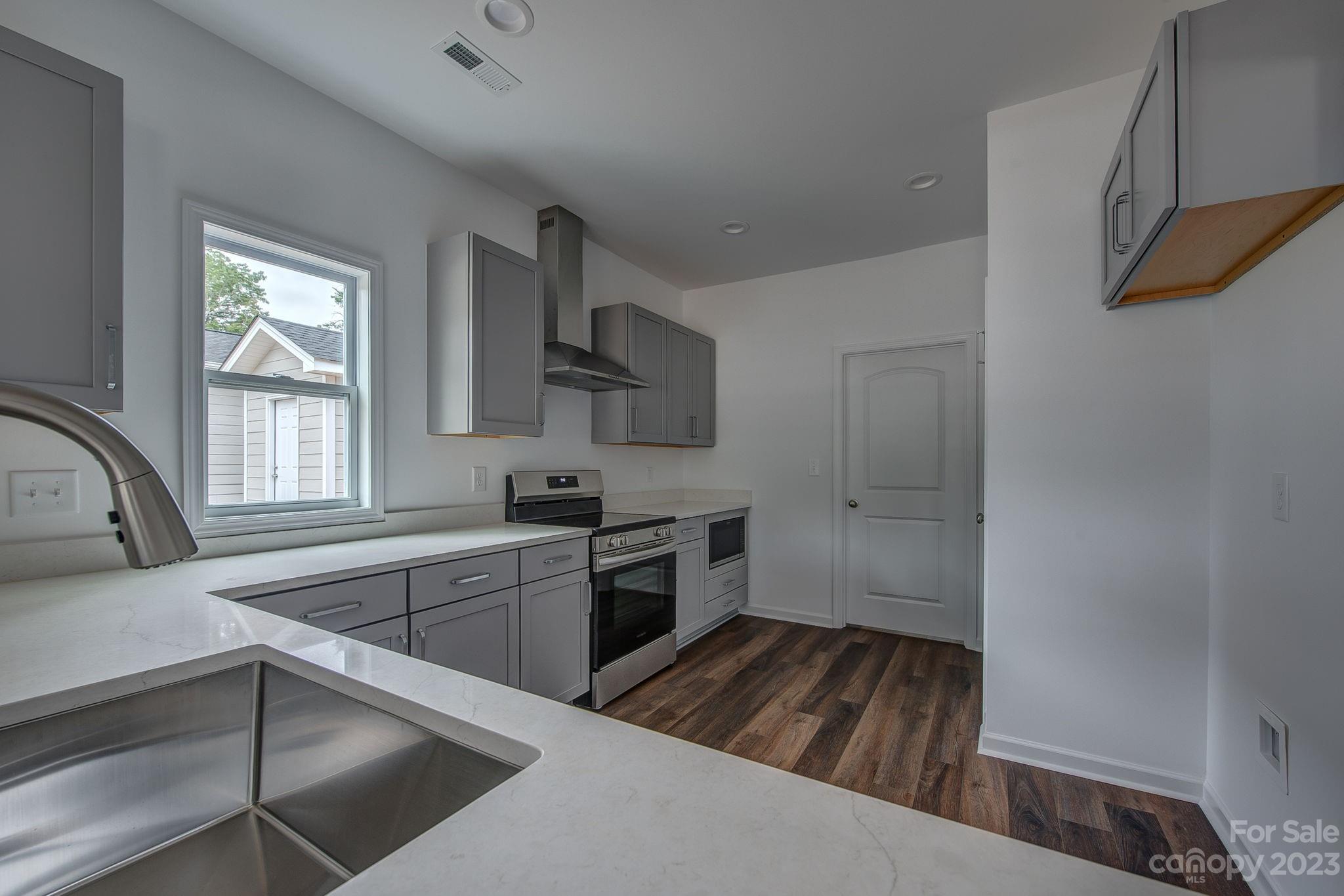 Dixon Village - Residential